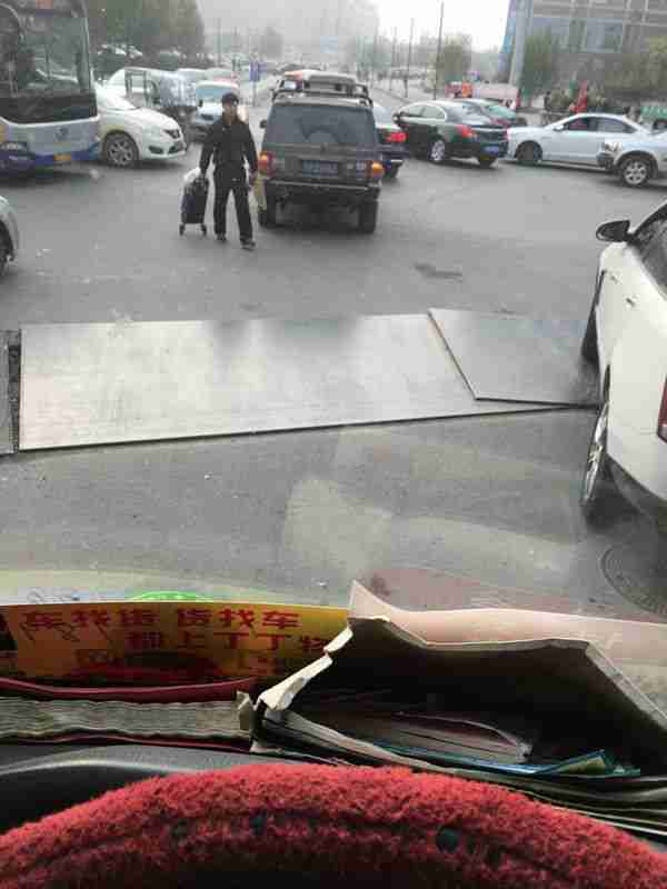 建筑工地越来越多选择租赁钢板的原因